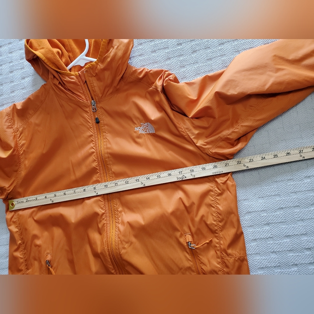The North Face Pitaya Hooded Fleece Lined Windbreaker - Picture 9 of 11